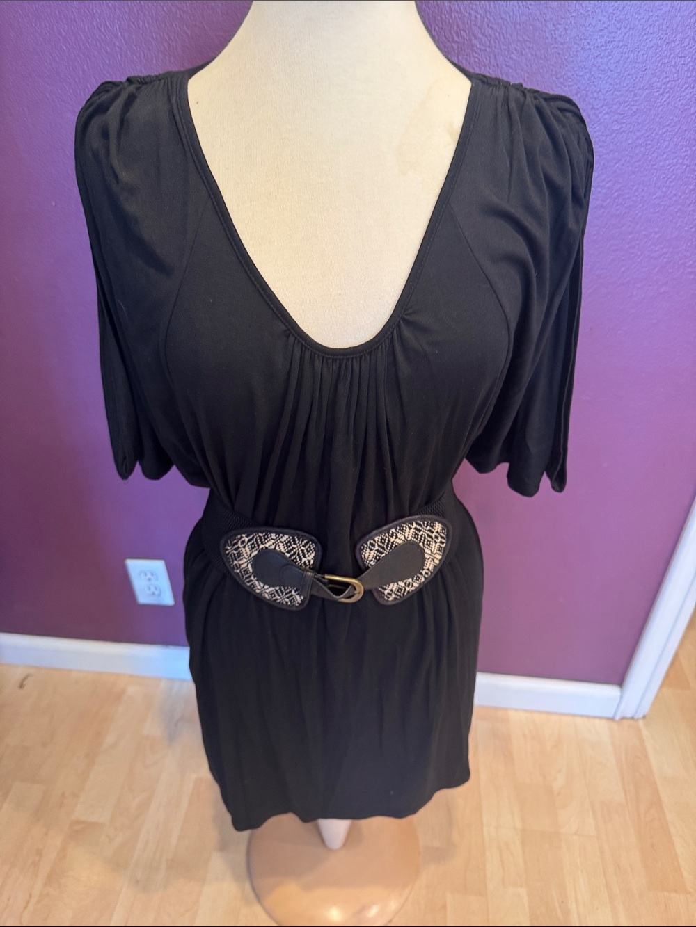 Akiko Black Short Sleeve V-Neck Dress with Decorative Belt